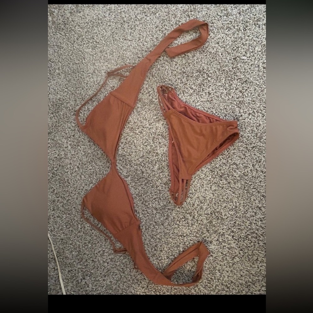 O’Neill two-piece bikini bathing suit box great travel suit